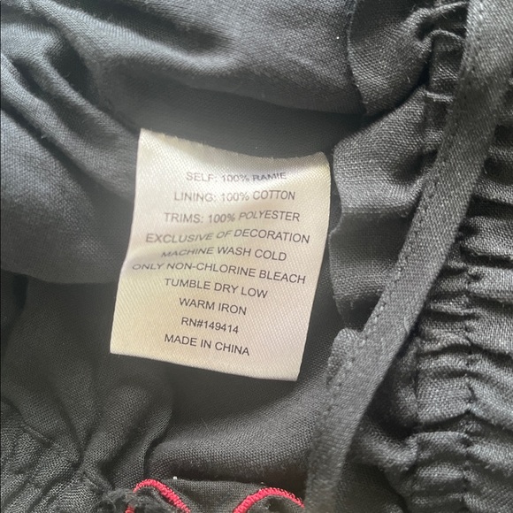 NWT Johnny Was “Trapunto” paper bag shorts in Black; size S - Picture 4 of 6